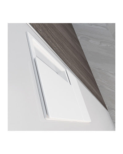 Manilla AGB Wave ciega Blanco – detalle en puerta batiente
